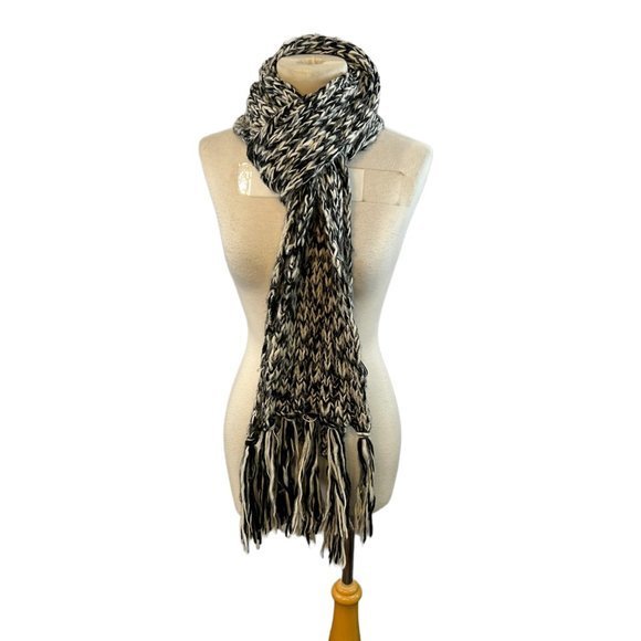 🌿4/$35🌿 ADDITION‎ ELLE Black White Knit Scarf - Picture 4 of 4